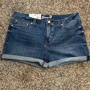 Seven7 Women's Medium Dark Blue Rolled Hem Denim Shorts